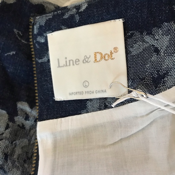 Line & Dot 3/4 Sleeve Dress - Picture 3 of 4